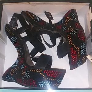 Women's curved heel wedges